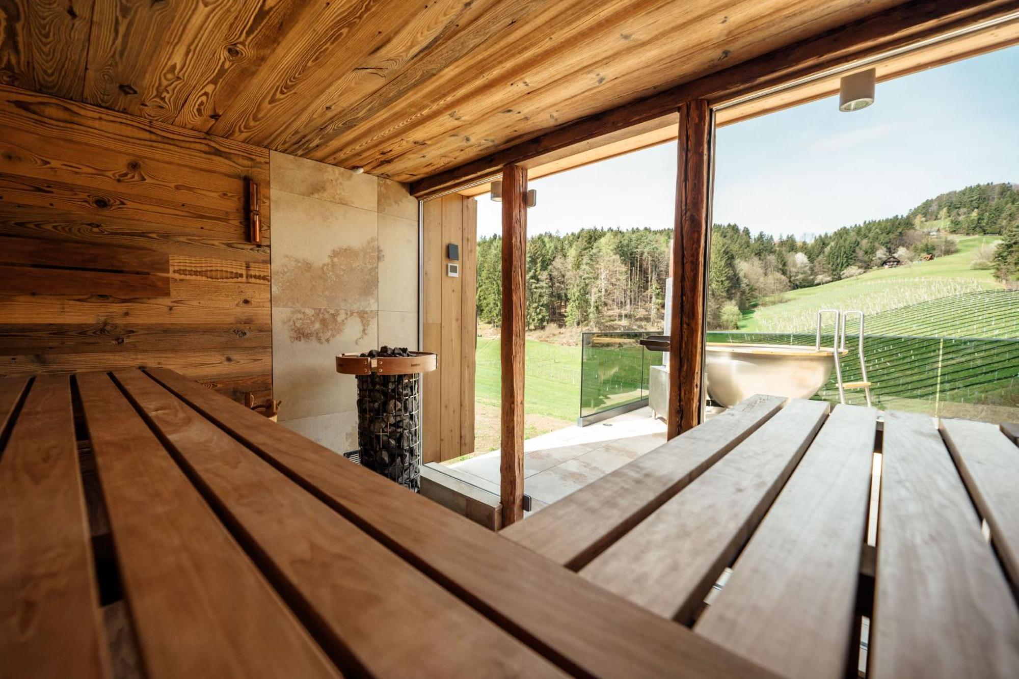 Chalet "Troadkostn" Mit Finnischer Panoramasauna & Edelstahl Hot Tub Eibiswald Bagian luar foto