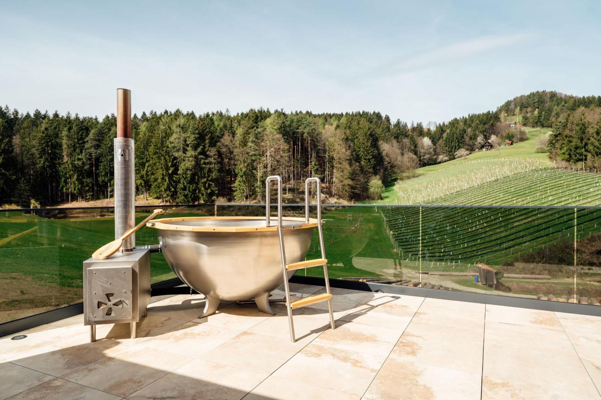 Chalet "Troadkostn" Mit Finnischer Panoramasauna & Edelstahl Hot Tub Eibiswald Bagian luar foto